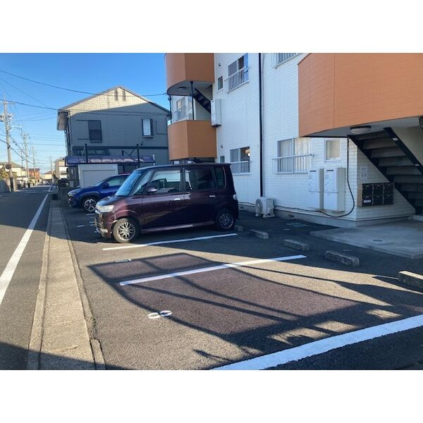 コスモガーデン　　刈谷市近郊の賃貸はクラスホームの駐車場