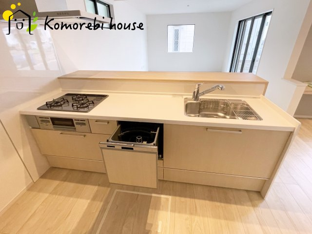 さいたま市北区日進町　31期　新築一戸建て　テラス　01のキッチン|お料理しやすいキッチンです
