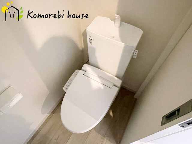 さいたま市北区日進町　31期　新築一戸建て　テラス　01のトイレ|落ち着いたトイレです