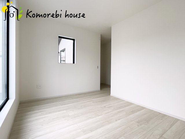 さいたま市北区日進町　31期　新築一戸建て　テラス　01の寝室|落ち着いて過ごせるお部屋なので、寝室にいかがでしょうか