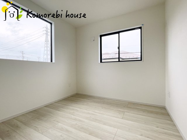 さいたま市北区日進町　31期　新築一戸建て　テラス　01の洋室|広々とした洋室です