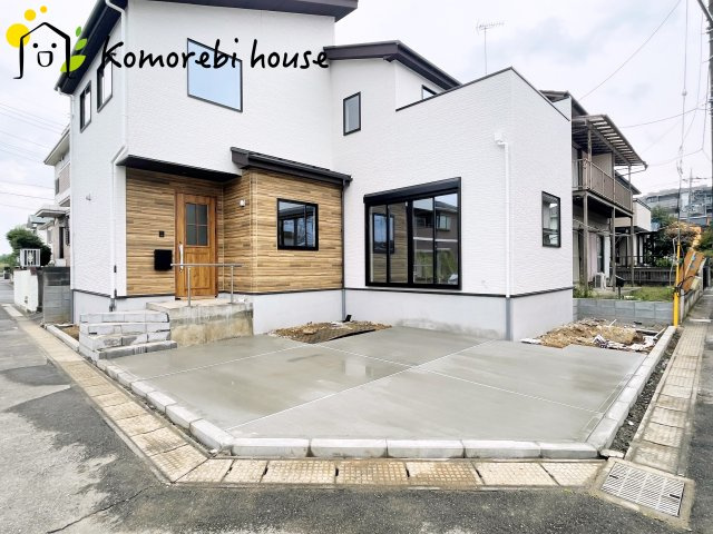 さいたま市北区日進町　31期　新築一戸建て　テラス　01の駐車場|車をお持ちの方に嬉しい駐車場付きの物件です