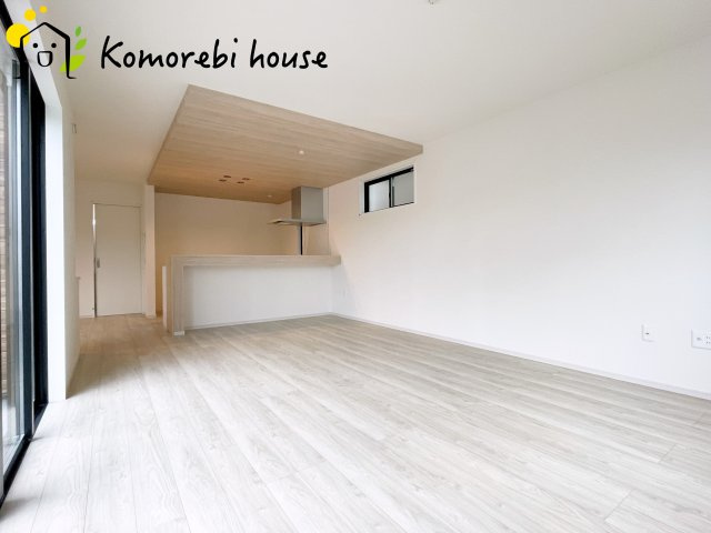 さいたま市北区日進町　31期　新築一戸建て　テラス　01の居間・リビング|ゆったりとした居間です