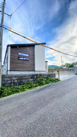 名塩さくら台1丁目の前面道路含む現地写真