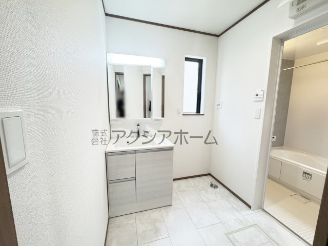 所沢市若狭3丁目・全1棟　新築一戸建　～駅徒歩10分～の独立洗面台