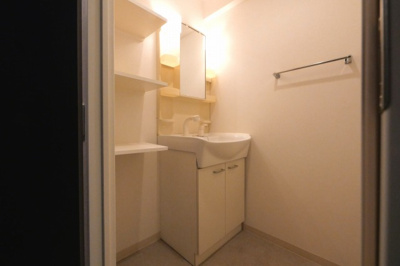 【独立洗面台】 | フロンティアタワー九条Ⅲ