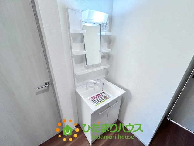 久喜市久喜東１丁目　新築一戸建て　02　アイタウンの独立洗面台|2025/9/19　撮影