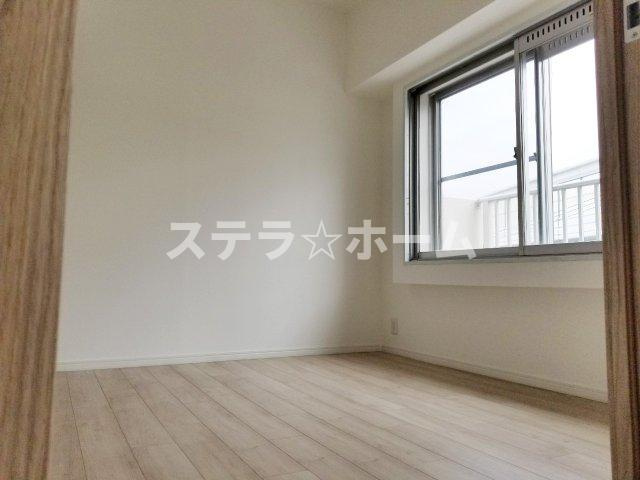 三陽ハイツ都島の洋室|個人の部屋や寝室として使える洋室です