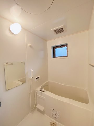 ミルキーウェイBの浴室|別部屋反転間取りのお写真となります。