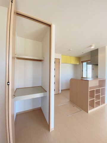 ミルキーウェイBの設備|別部屋反転間取りのお写真となります。