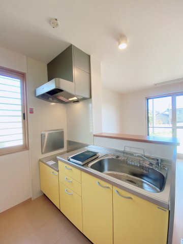 ミルキーウェイBのキッチン|別部屋反転間取りのお写真となります。