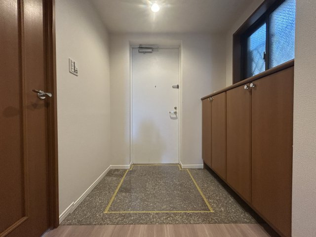 クリオ上大岡西壱番館の玄関