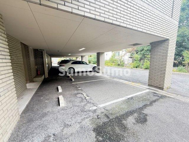 芦屋ガーデンの駐車場