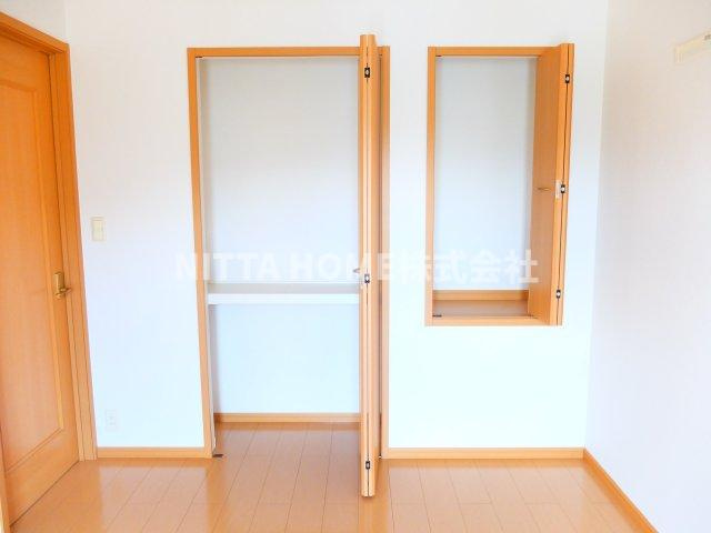 ベル　ファミーユⅢ　２番館の収納|全居室収納スペース付きです★