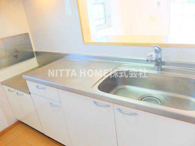 ベル　ファミーユⅢ　２番館のキッチン|人気のカウンターキッチン(^^♪ガスコンロ設置できます○