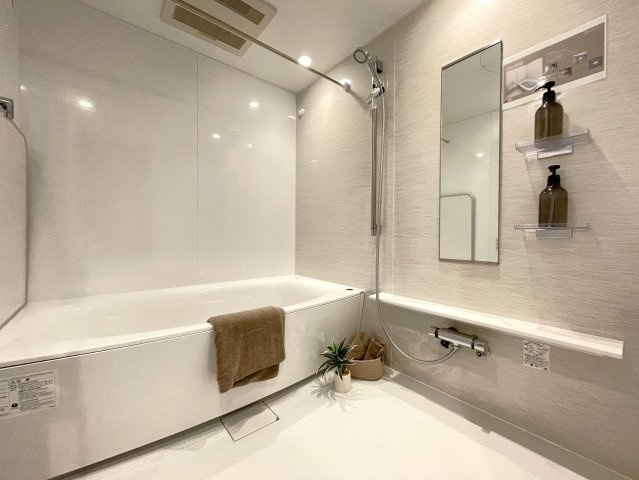 アバンエスパス烏丸御池の浴室|新品に交換済！