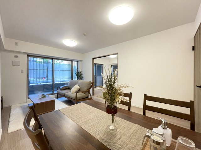 アバンエスパス烏丸御池の居間・リビング|11.4帖