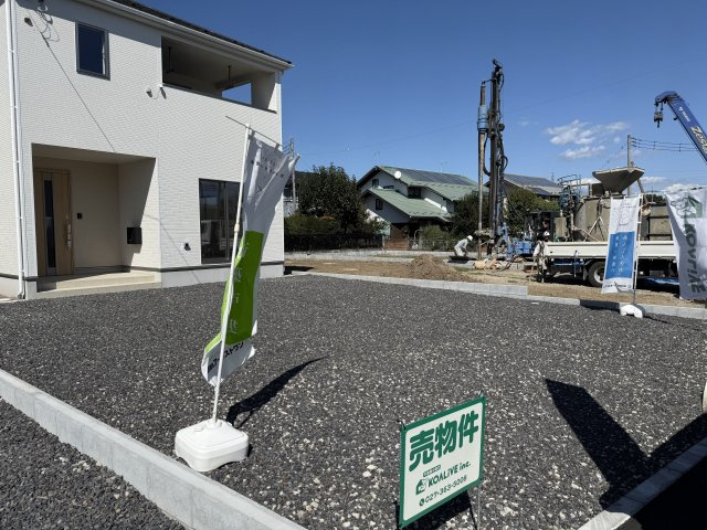 クレイドルガーデン前橋市下細井町第10-1　3号棟の駐車場|駐車場もキレイに整備されています。並列2台以上駐車可能ですよ！