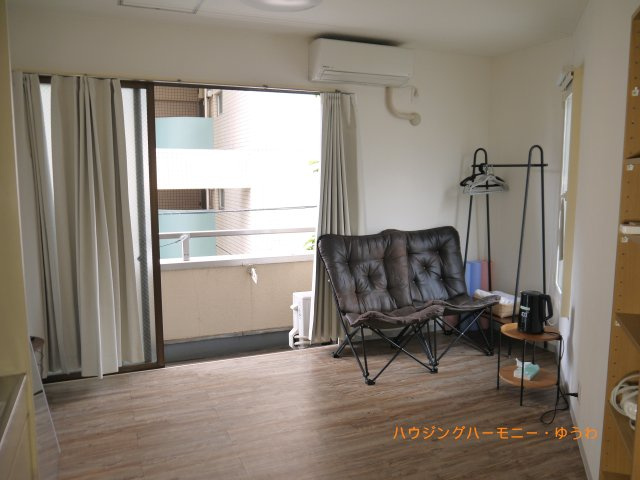 【洋室】 | ブランシュメゾン池袋 | 南側と西側の二面採光で明るさが享受できる居室