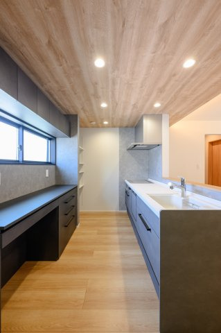 高崎市下之城のキッチン|作業スペースも広々としたキッチン♪