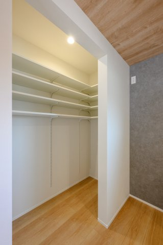 高崎市下之城の収納|パントリー収納も大容量