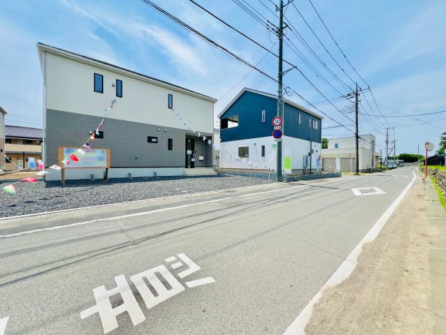 伊勢崎市上泉町の前面道路含む現地写真|車の通りも少なく駐車も楽々♪