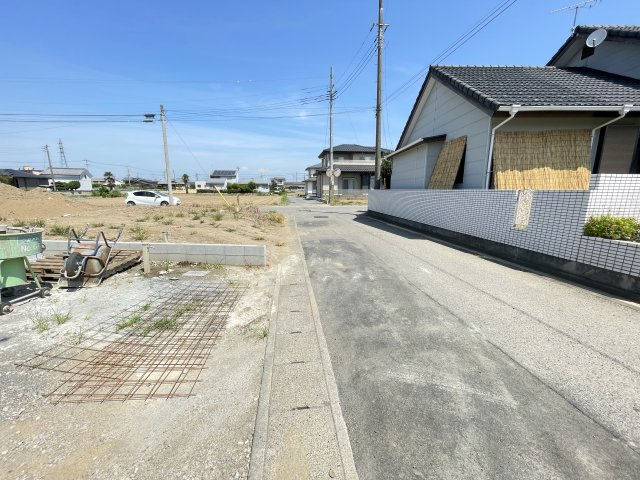 新築戸建・建売　太田市岩松町　GRAFARE　全3棟の前面道路含む現地写真|公道5.3ｍあります
