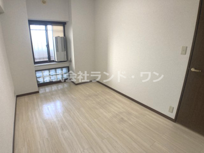 【洋室】 | コスモ入間 | 約6.2帖の洋室