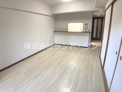 【居間・リビング】 | コスモ入間 | 約10.5帖のリビングダイニング