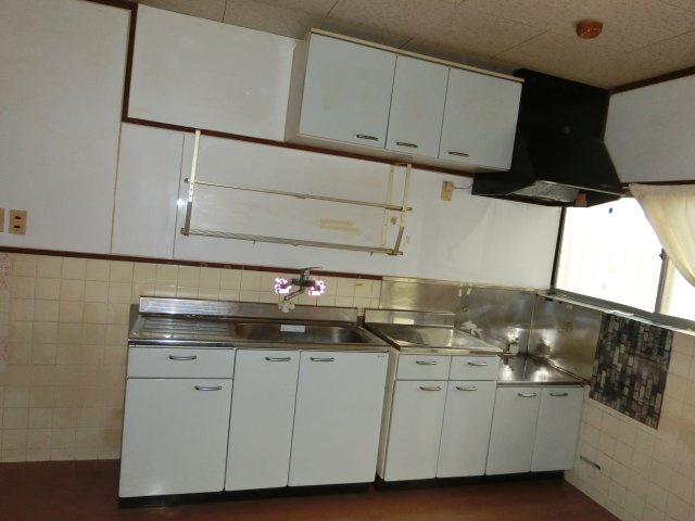 総社市清音柿木戸建のキッチン