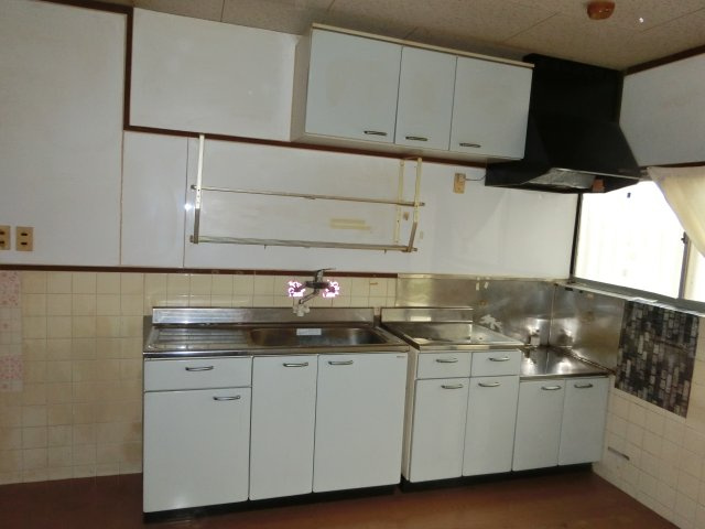 総社市清音柿木戸建のキッチン