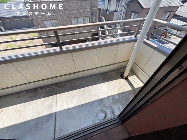 安設ビル　　刈谷市近郊の賃貸はクラスホームのバルコニー|修繕中のお写真となります。