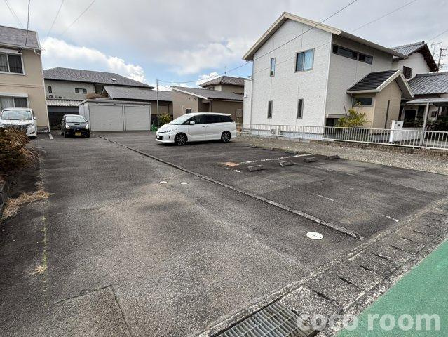 ヘリポートハウス　Ａの駐車場