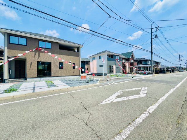 高崎市下豊岡町の前面道路含む現地写真|車の通りも少なく駐車も楽々♪