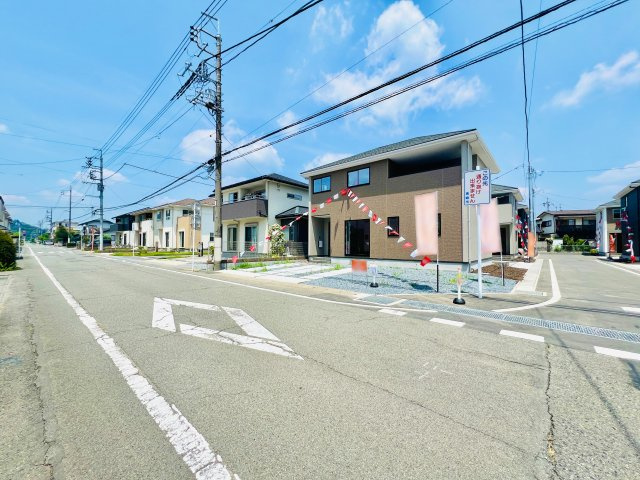 高崎市下豊岡町の前面道路含む現地写真|閑静な住宅地♪