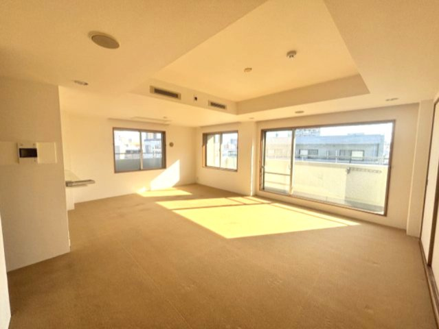 パーク・ハイム六甲八幡町の居間・リビング