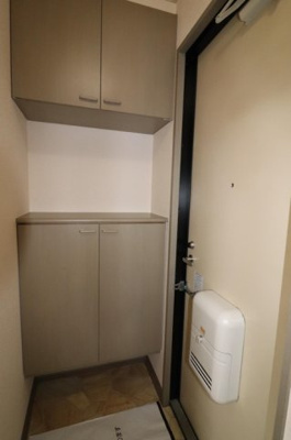 【玄関】 | メゾン・パークス Ｂ | 玄関（中）