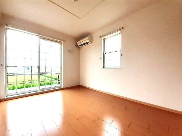 ビッグ　シャトーＥの居間・リビング