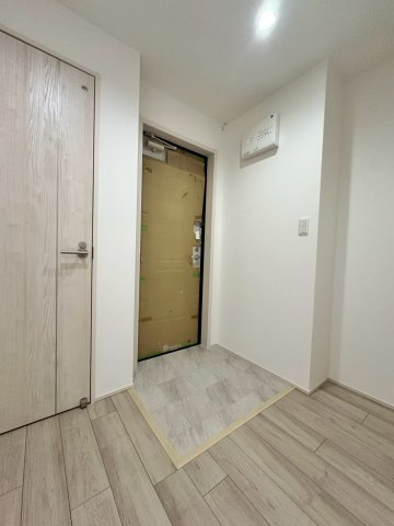 フジパレス沢良宜東Ⅴ番館の玄関