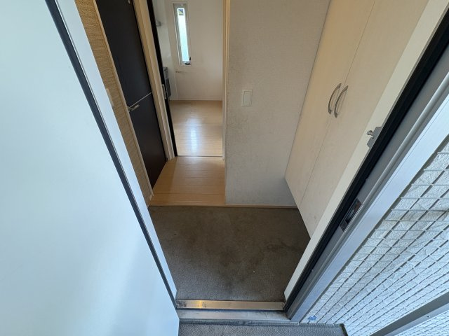 ソノーレ鈴蘭の玄関