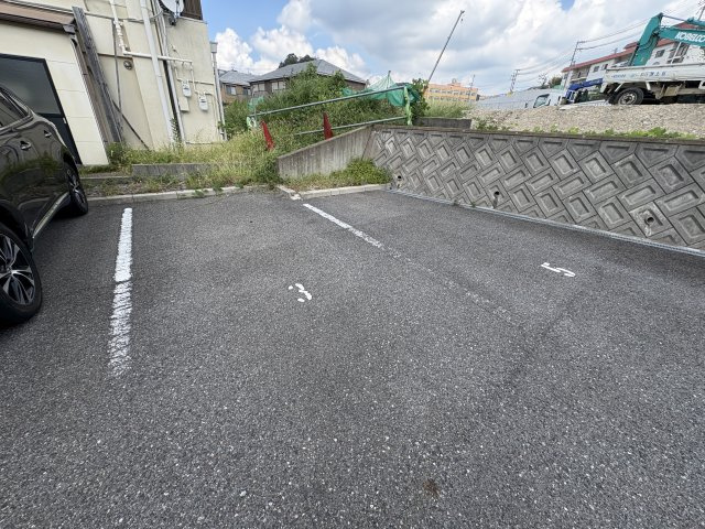 ソノーレ鈴蘭の駐車場
