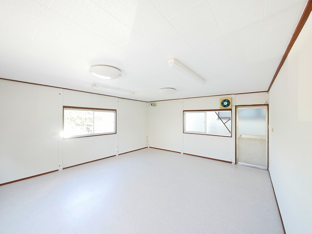 三条大路タカハシ店舗の内装