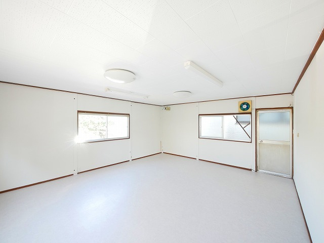 三条大路タカハシ店舗の内装