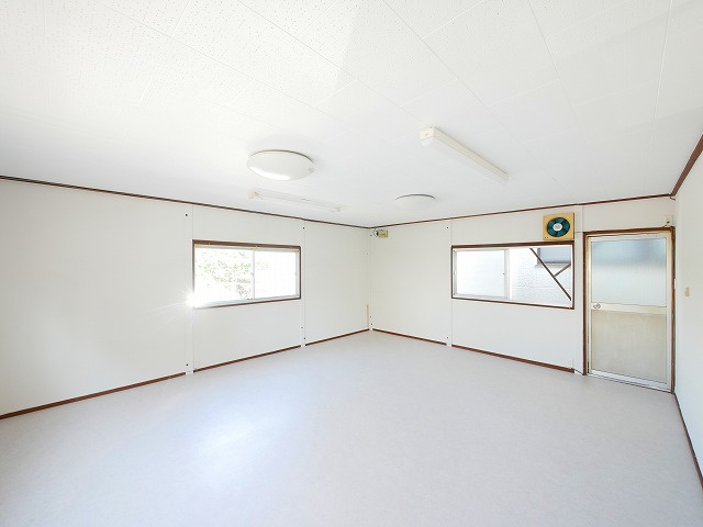 三条大路タカハシ店舗の内装