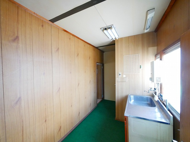 三条大路タカハシ店舗の内装