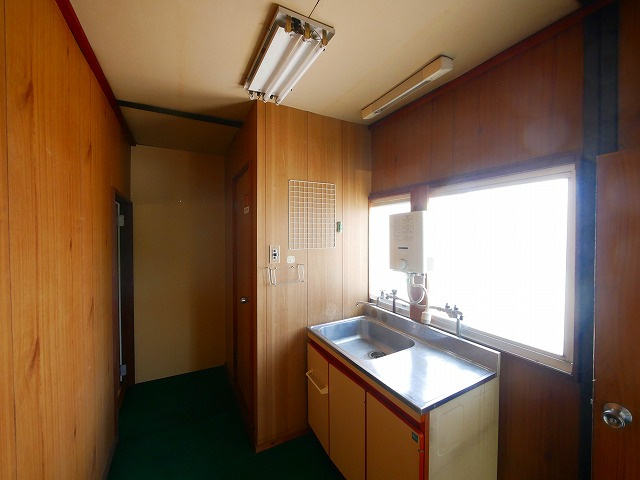 三条大路タカハシ店舗の内装