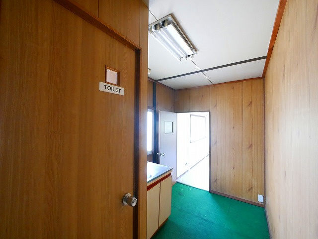 三条大路タカハシ店舗の内装