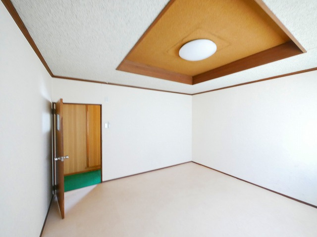 三条大路タカハシ店舗の内装