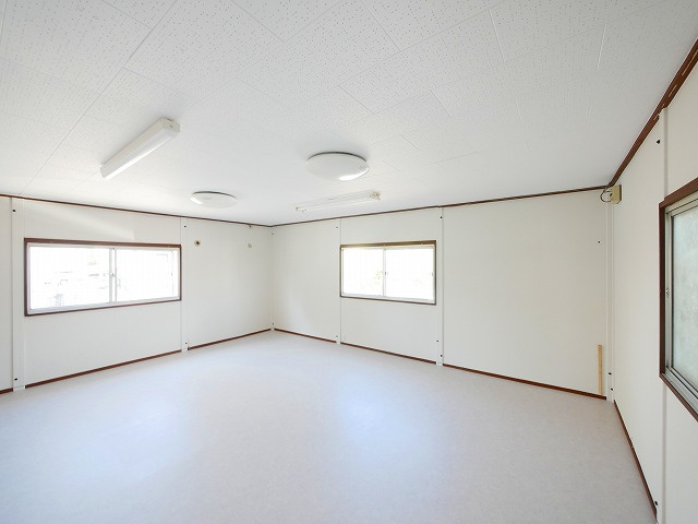 三条大路タカハシ店舗の内装