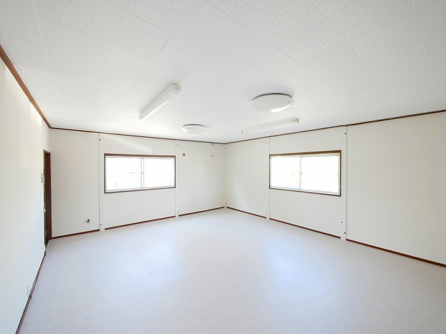 三条大路タカハシ店舗の内装